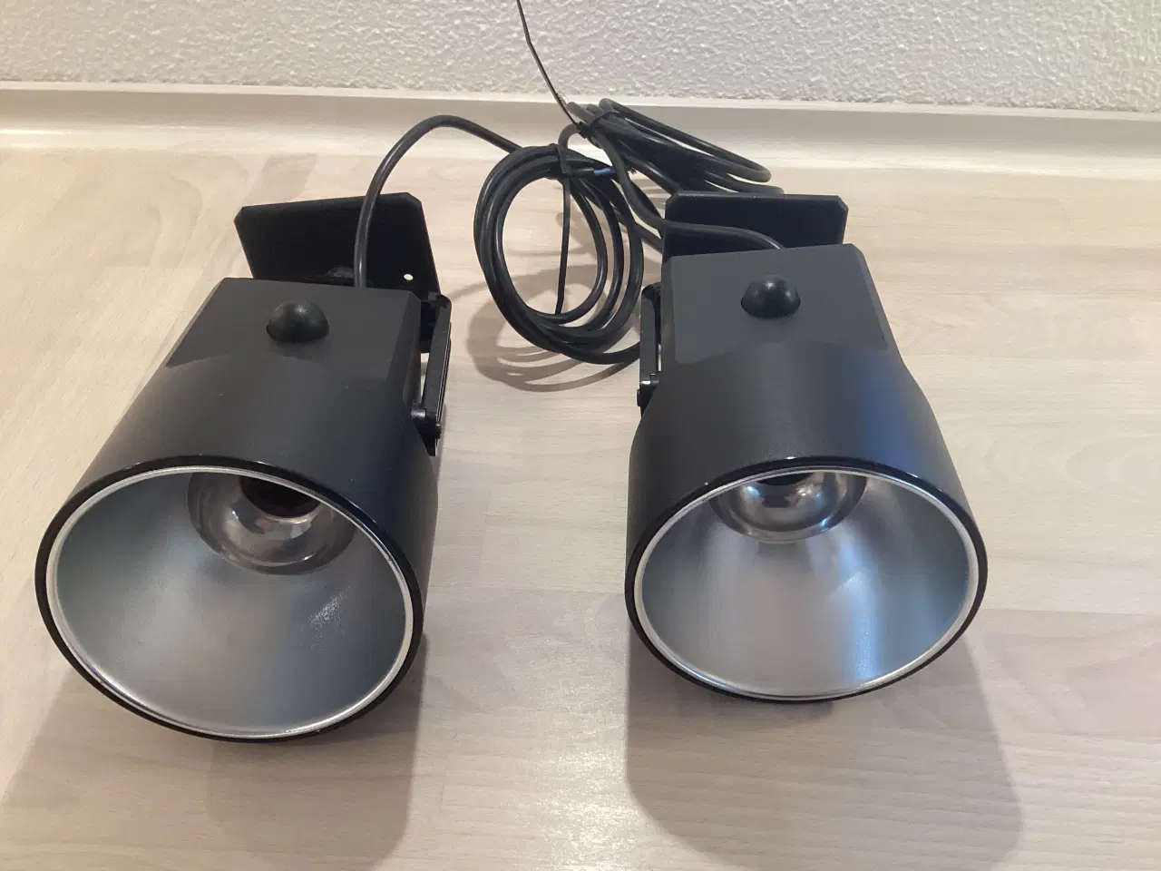 Billede 4 - 2 fine Louis Poulsen Lillebror lamper med plader