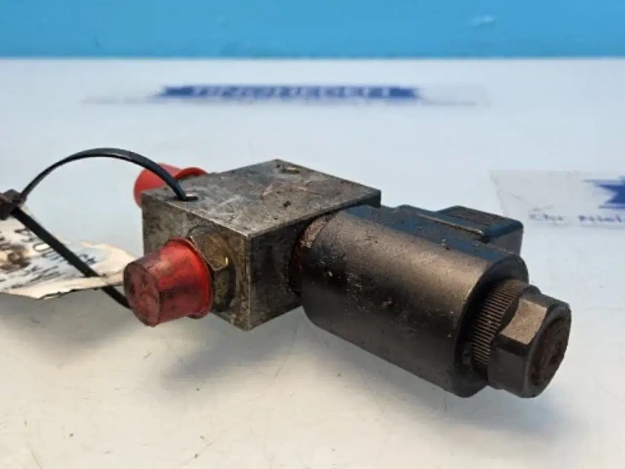 Billede 3 - Massey Ferguson 7274 Trykventil 45110054