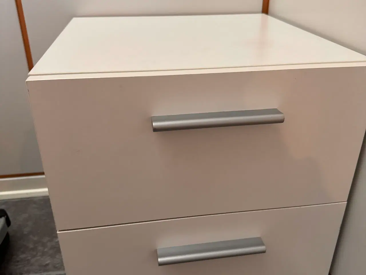 Billede 1 - Sengebord hvis