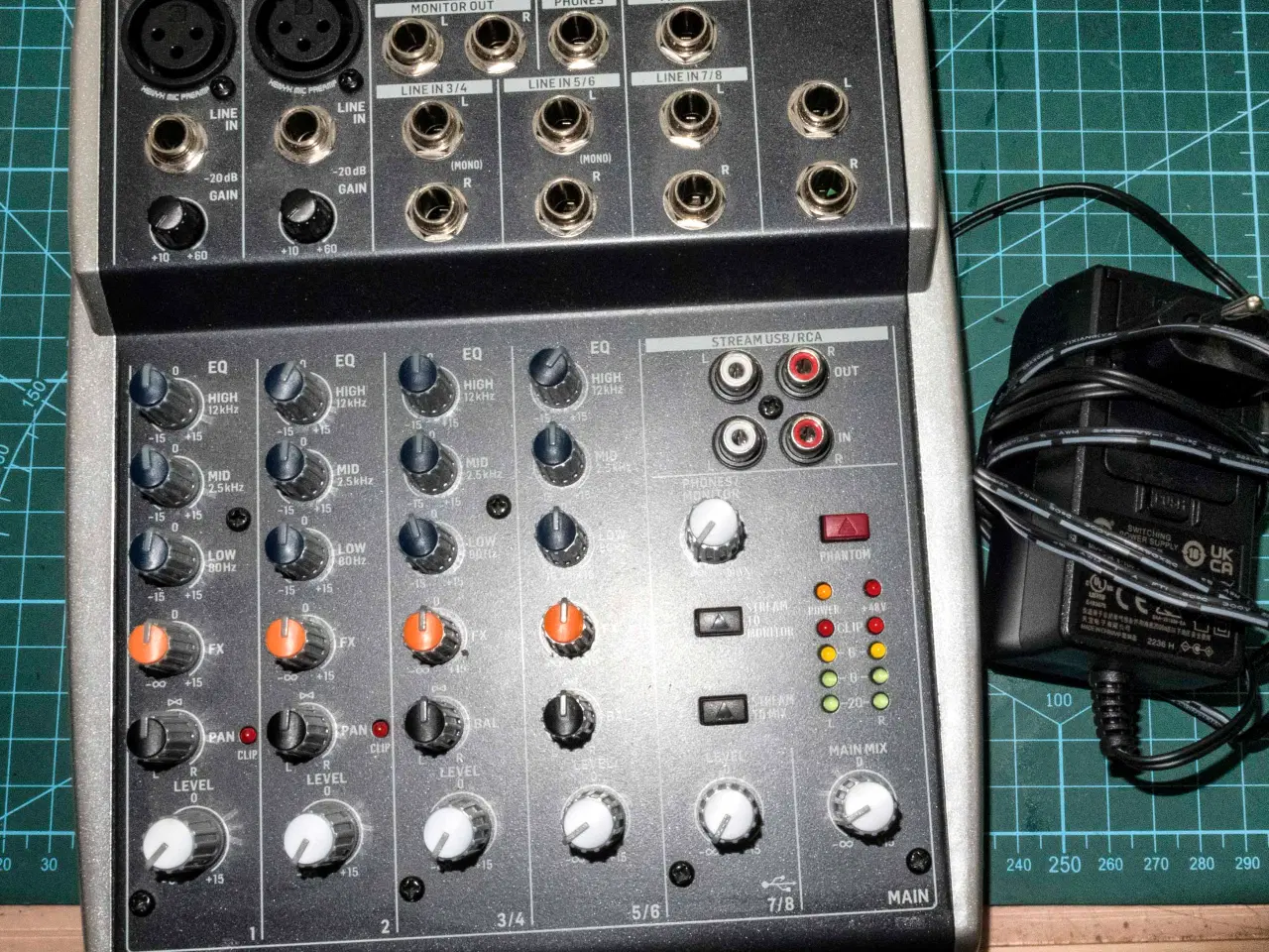 Billede 2 - Mixer - Behringer XENUX802S. Med strømadaptor.