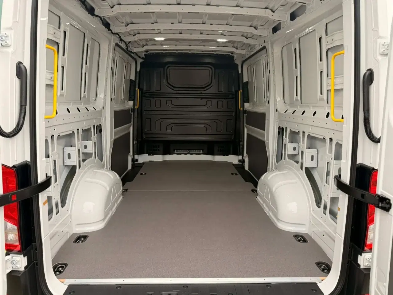 Billede 14 - VW Crafter 35 2,0 TDi 177 Kassevogn L3H2 aut.