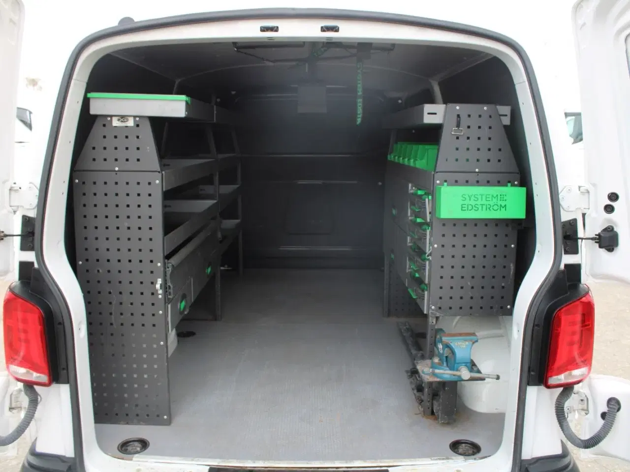 Billede 1 - VW Transporter 2,0 TDi 110 Kassevogn lang