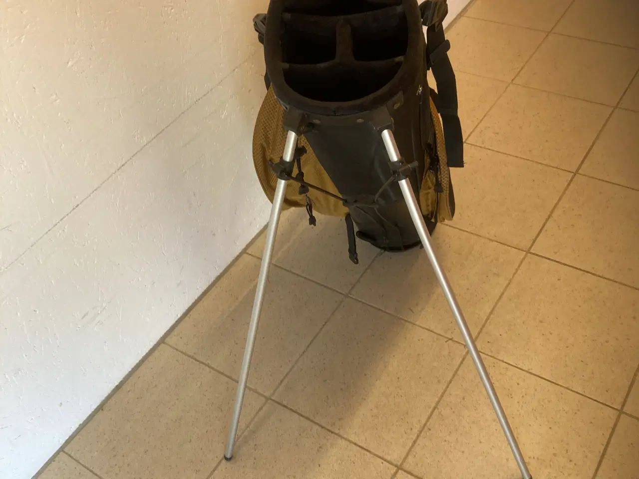 Billede 1 - Golf BÆREBAG  Rummelig , dobb. Bæresele