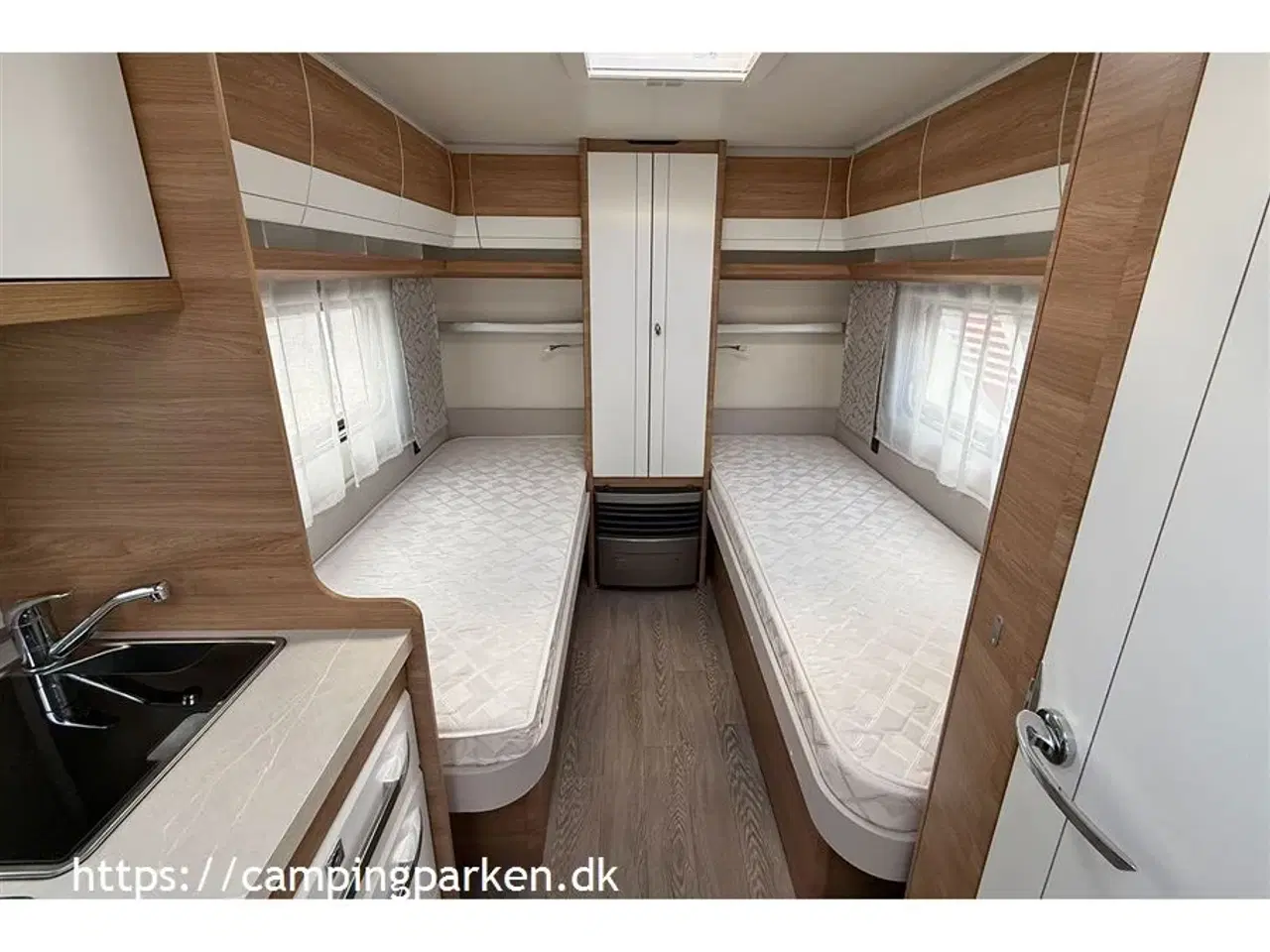 Billede 6 - 2023 - Hobby De Luxe 460 LU   Flot, nyere Hobby med populær indretning, mover og posemarkise
