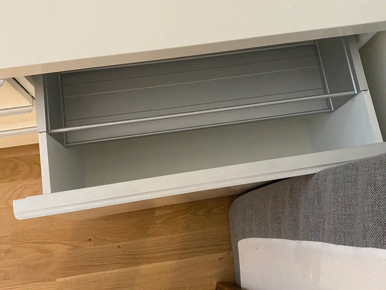 Billede 4 - Flot TV-bord IKEA Bestå Burs 180 cm