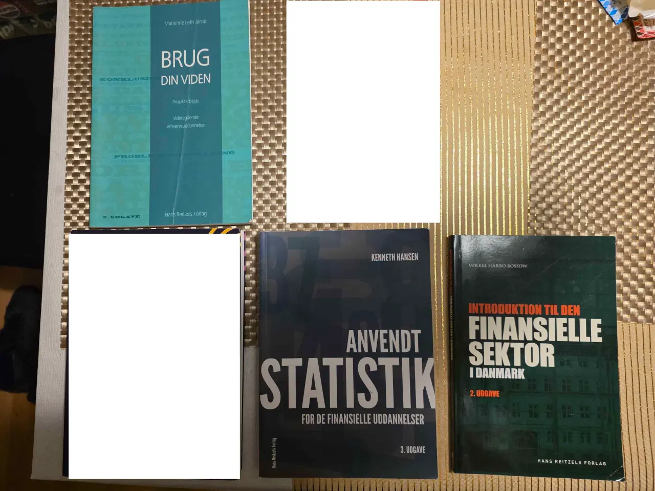 Billede 1 - Finans bøger sælges