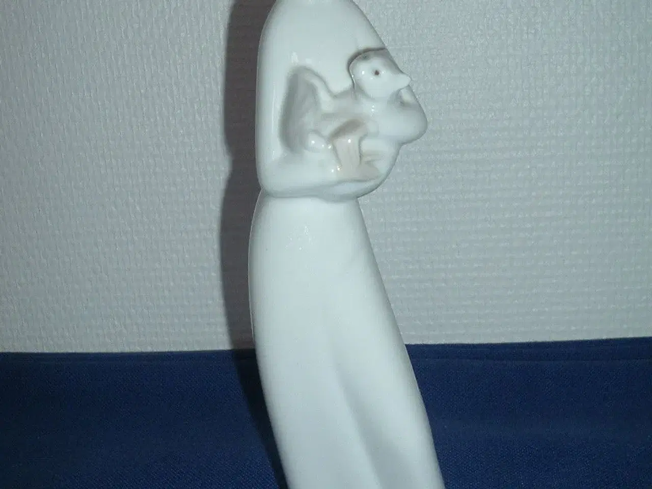 Billede 3 - Porcelænsfigur af dame med kat