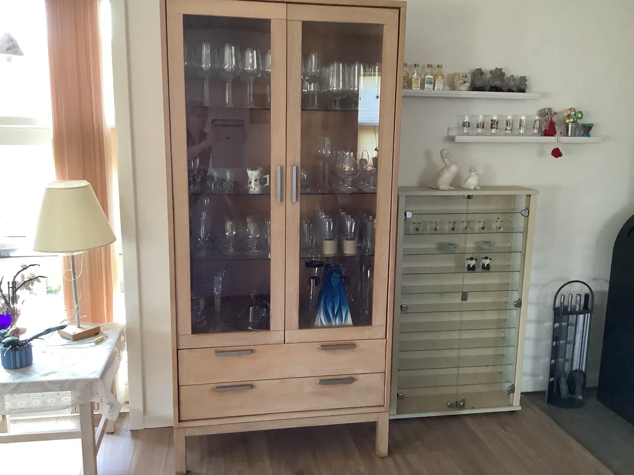 Billede 3 - Vitrine skab i eg