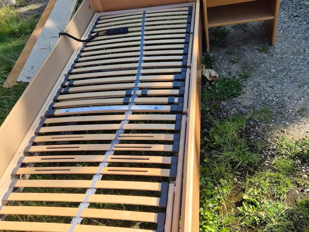 Billede 1 - 2 stk nyere Elevationsseng 90*200 inkl sengeborde 