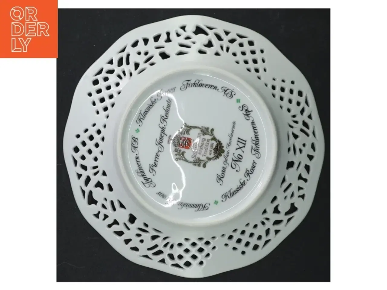 Billede 14 - Porcelænstallerkener med gennembrudt kant og rosendekoration fra Firkløveren