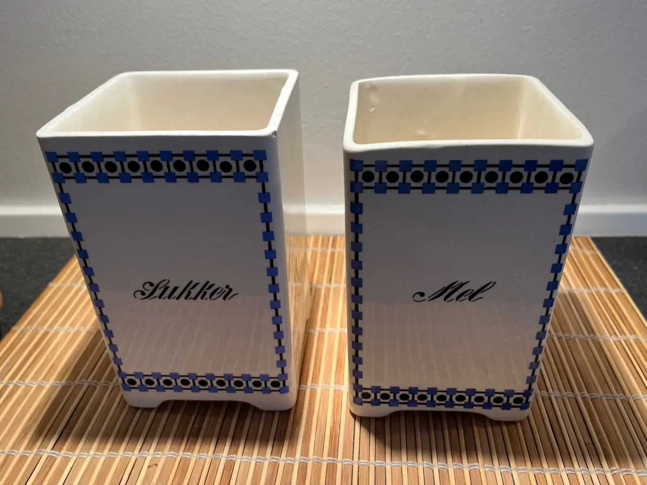 Billede 1 - Vintage keramik køkkenbeholdere til sukker og mel 