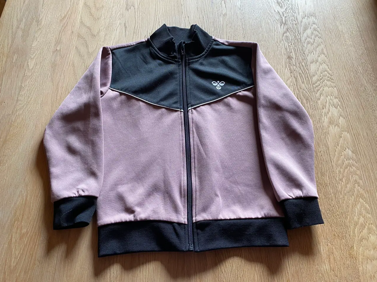 Billede 1 - Hummel jakke 128 og mere tøj i 128