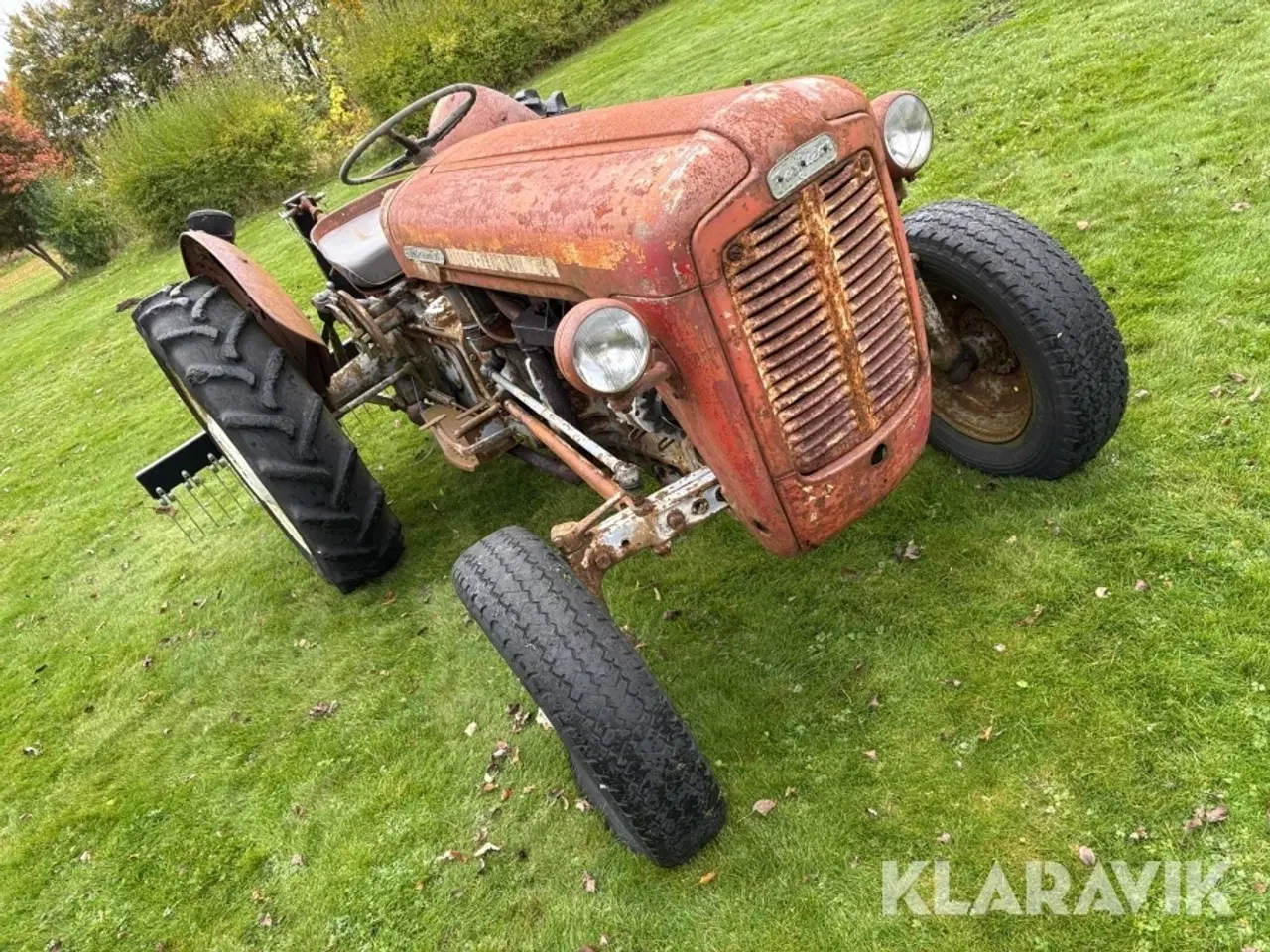 Billede 4 - Veteran Traktor Massey Ferguson 35 Guldfugl med aflæsservogn og plov