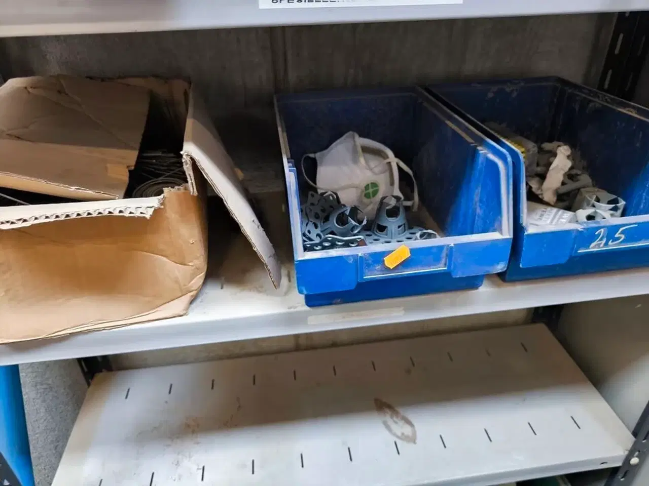 Billede 6 - Reol inkl. indhold