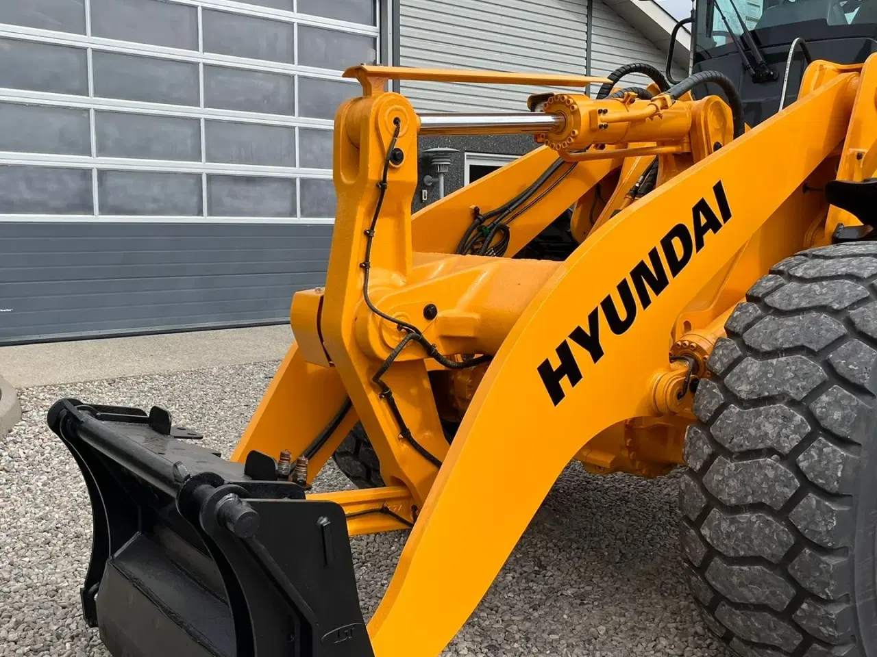 Billede 7 - Hyundai 757-9A XTD med lang-arm. En-ejeres maskine med Lock-UP.