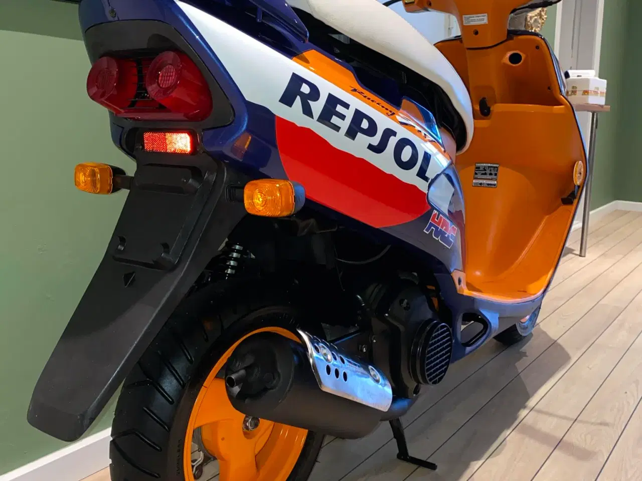 Billede 2 - Honda SFX Repsol ( i alt 298 km)