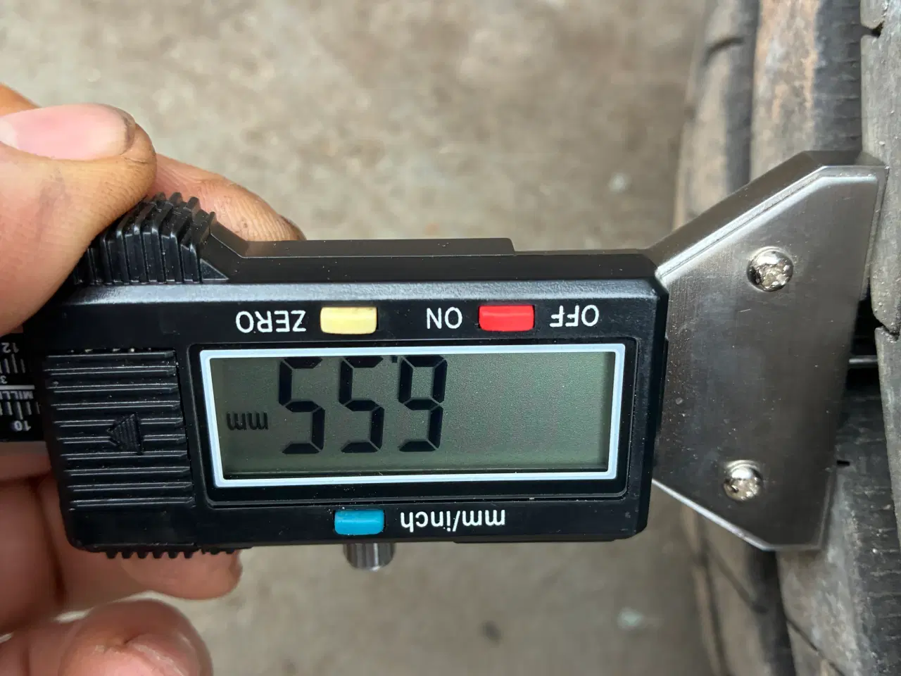 Billede 7 - 2 næsten nye sommerdæk