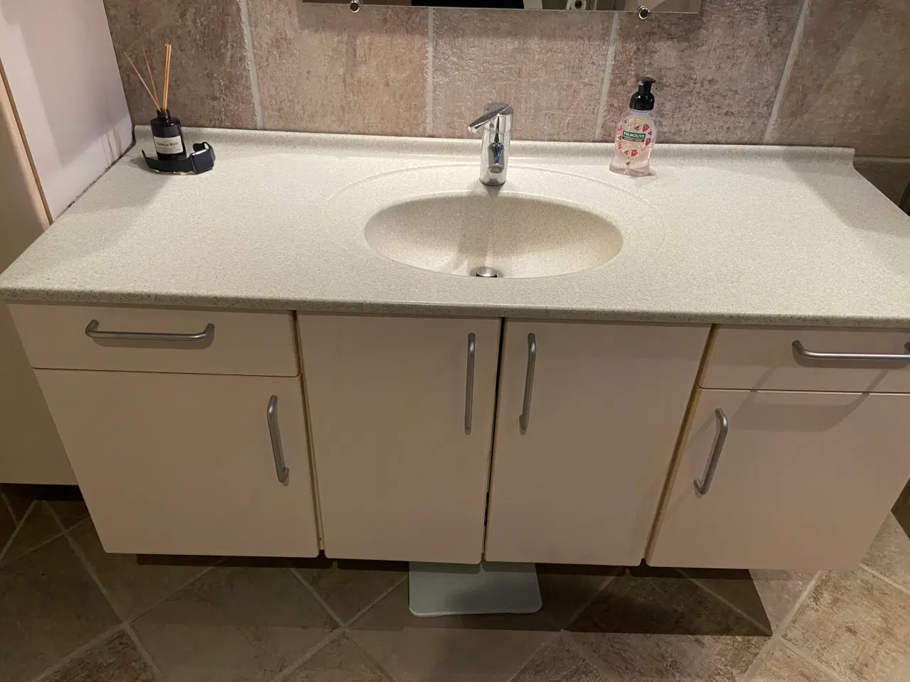 Billede 2 - Invita badeværelse møbel