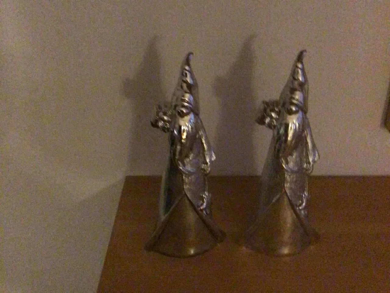 Billede 2 - 2 sølvfarvede julemænd, mrk. Lauvring