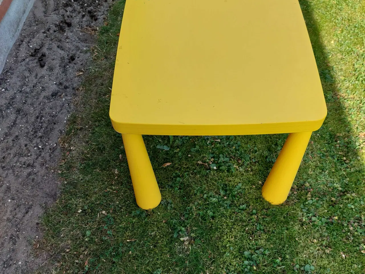Billede 1 - Bord til børneværelse