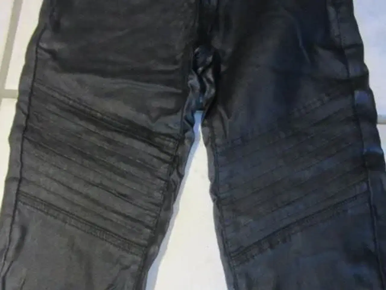 Billede 3 - Str. XS/S, sorte elastiske bukser