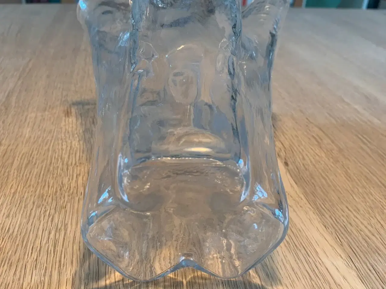 Billede 3 - Tulipanvase i klar riflet glas