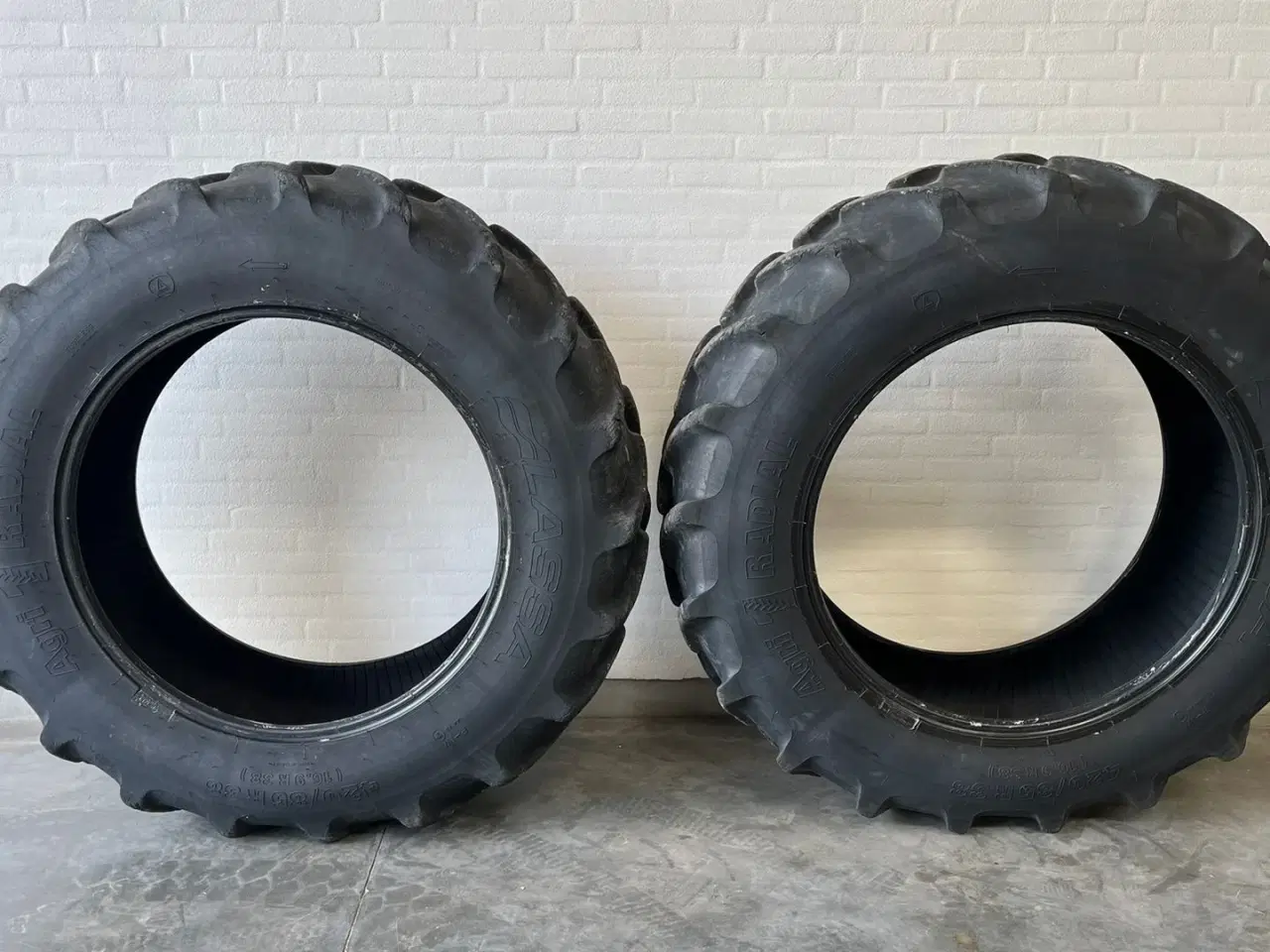 Billede 1 - Lassa 420/85R38