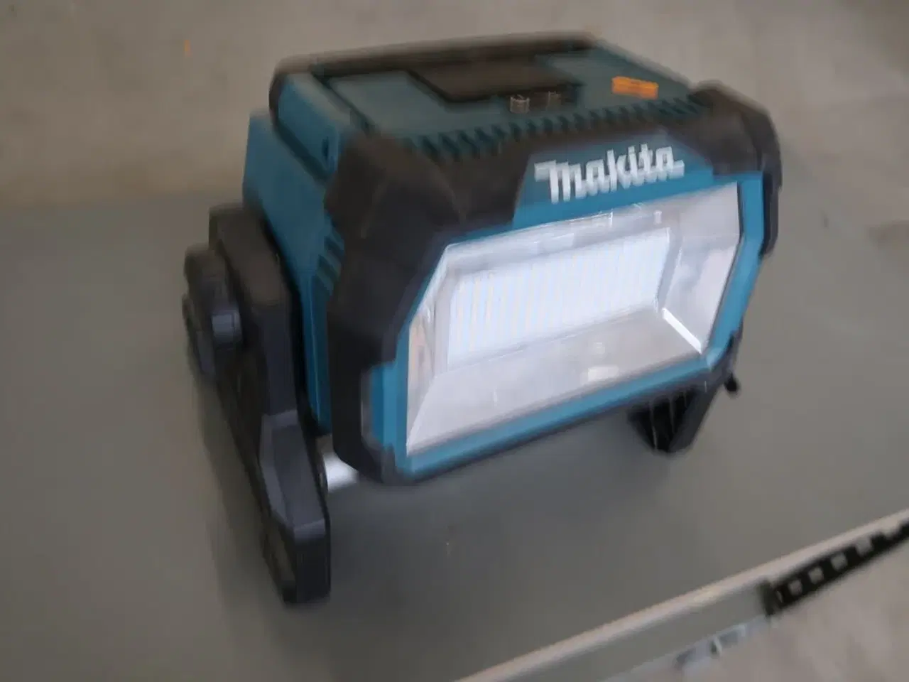Billede 2 - LED-lampe MAKITA DML809