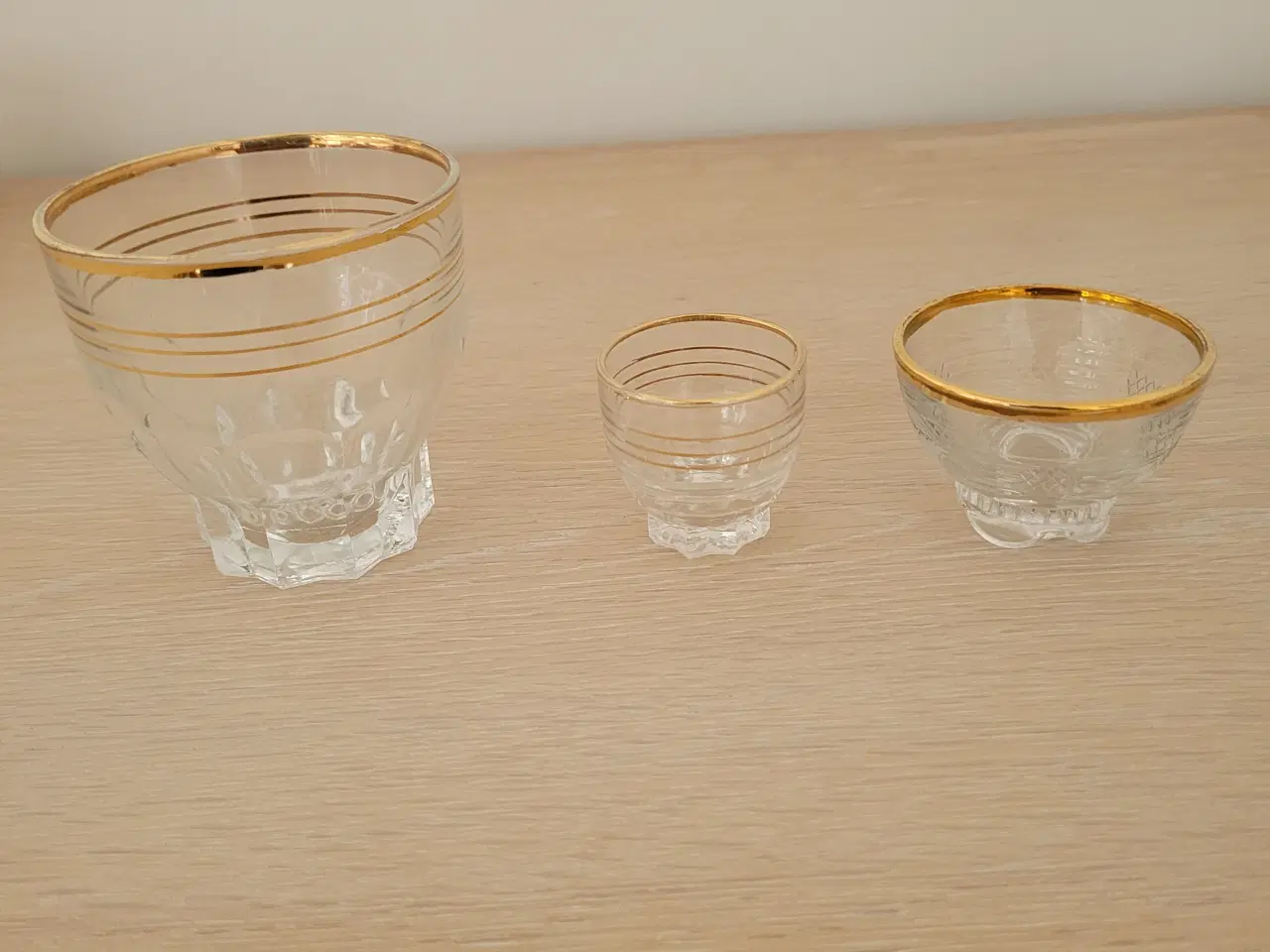 Billede 1 - Glas med guldkant 