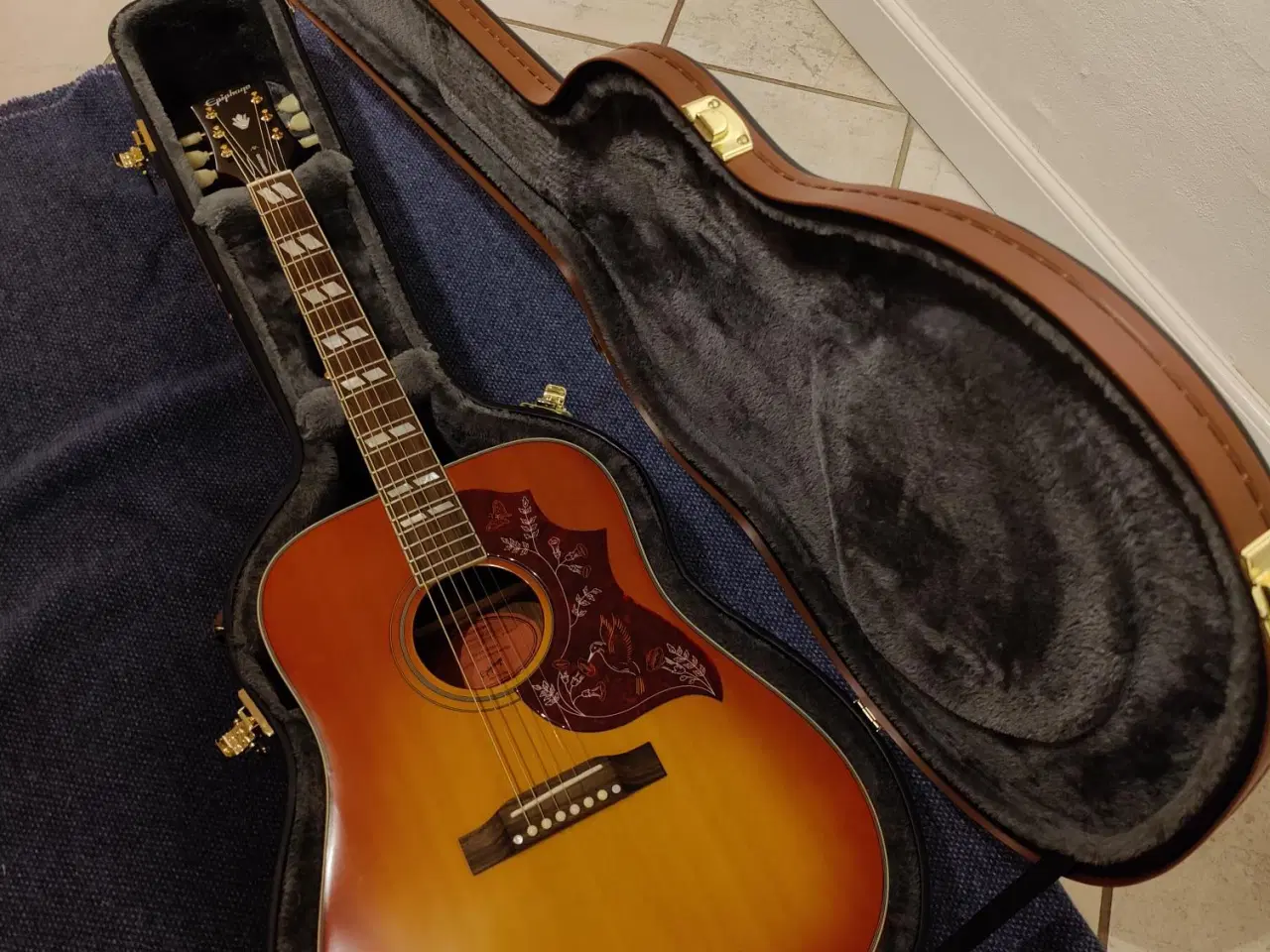 Billede 1 - Epiphone Hummingbird guitar & 940-EDREAD Case