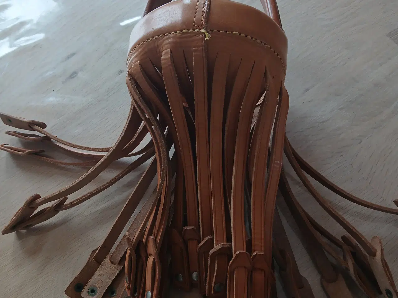 Billede 2 - Galger i læder.