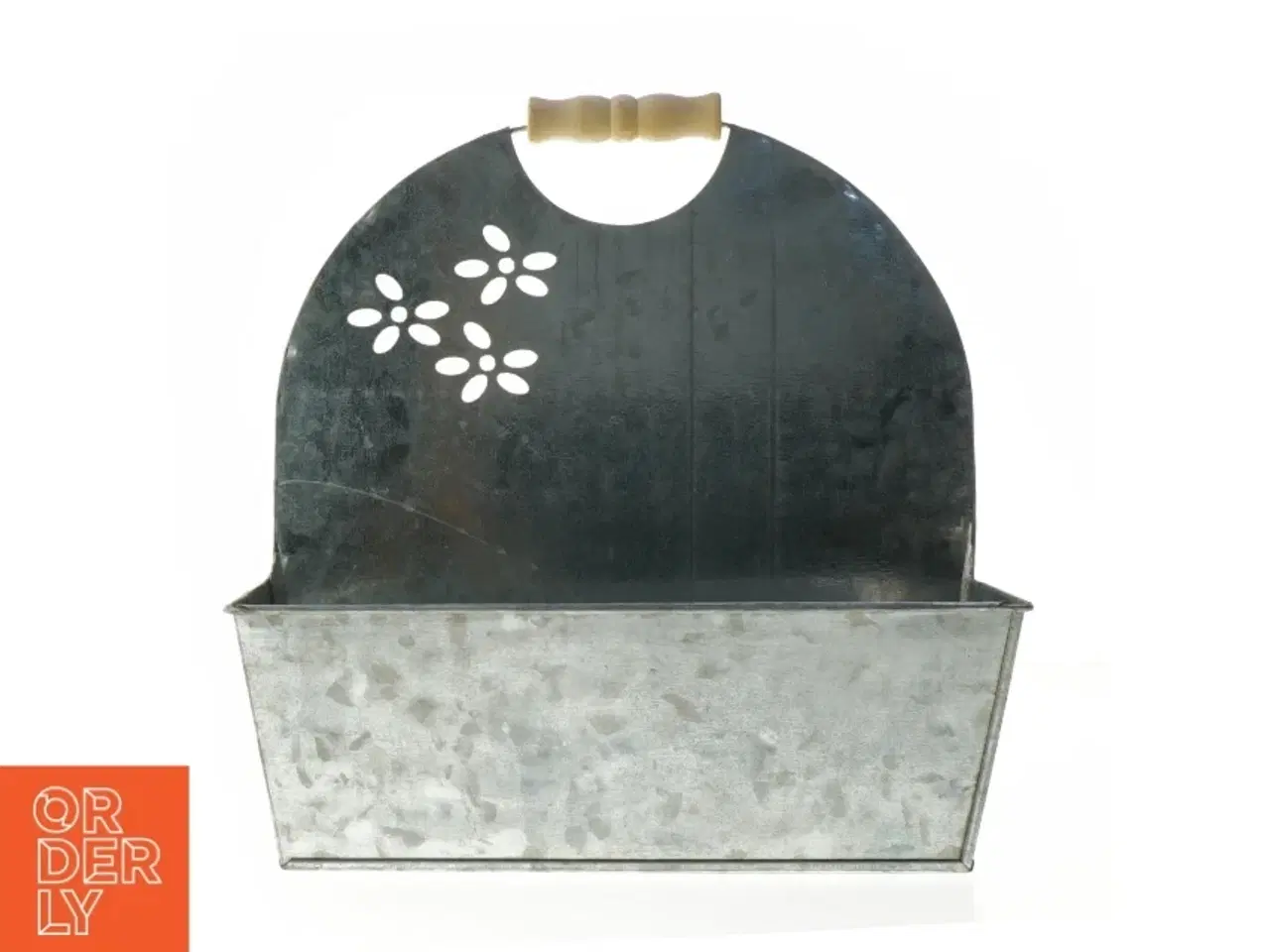 Billede 1 - Metal vægopbevaring med blomstermønster (str. 25x24 cm)