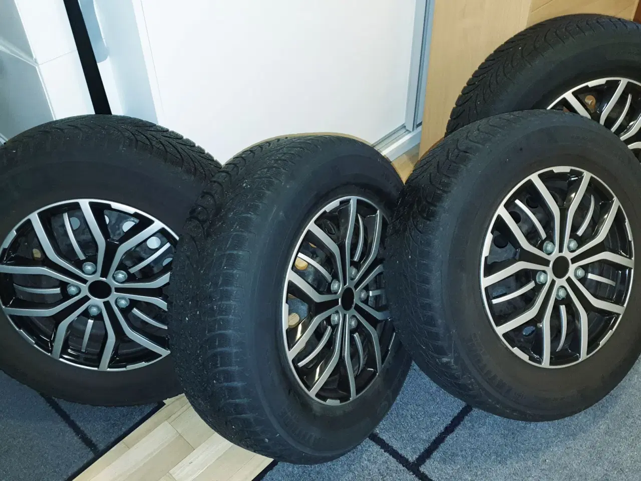 Billede 1 - Stålfælge med Michelin vinterdæk 4-5mm