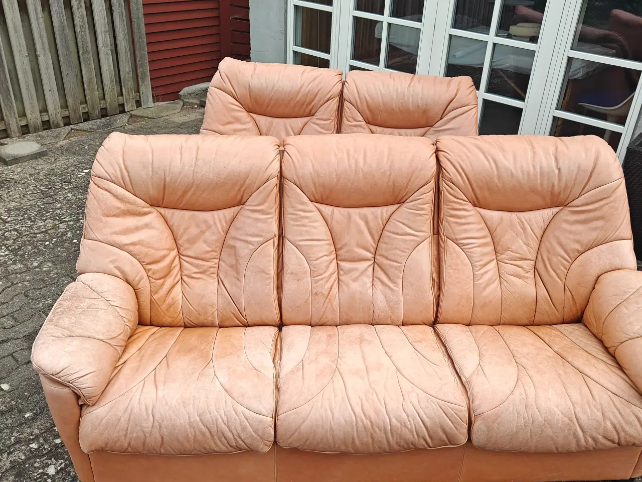 Billede 2 - To gratis lædersofa 