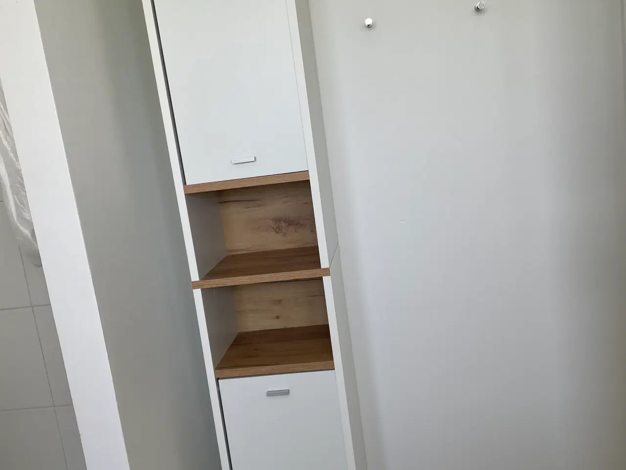 Billede 1 - Skab til f.eks. badeværelse 