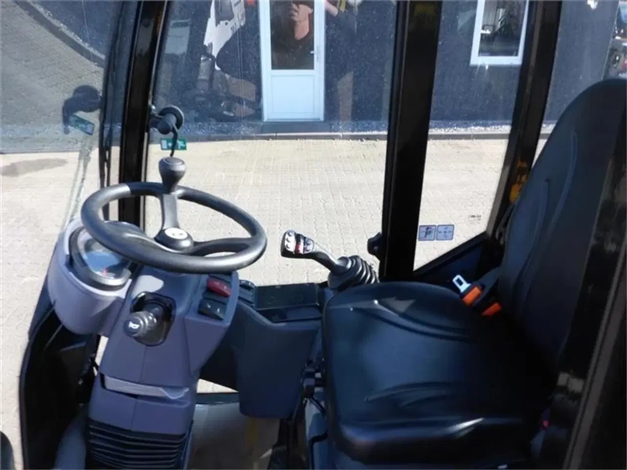 Billede 2 - GiANT G2700X-tra g2700 x-tra hd med cabine