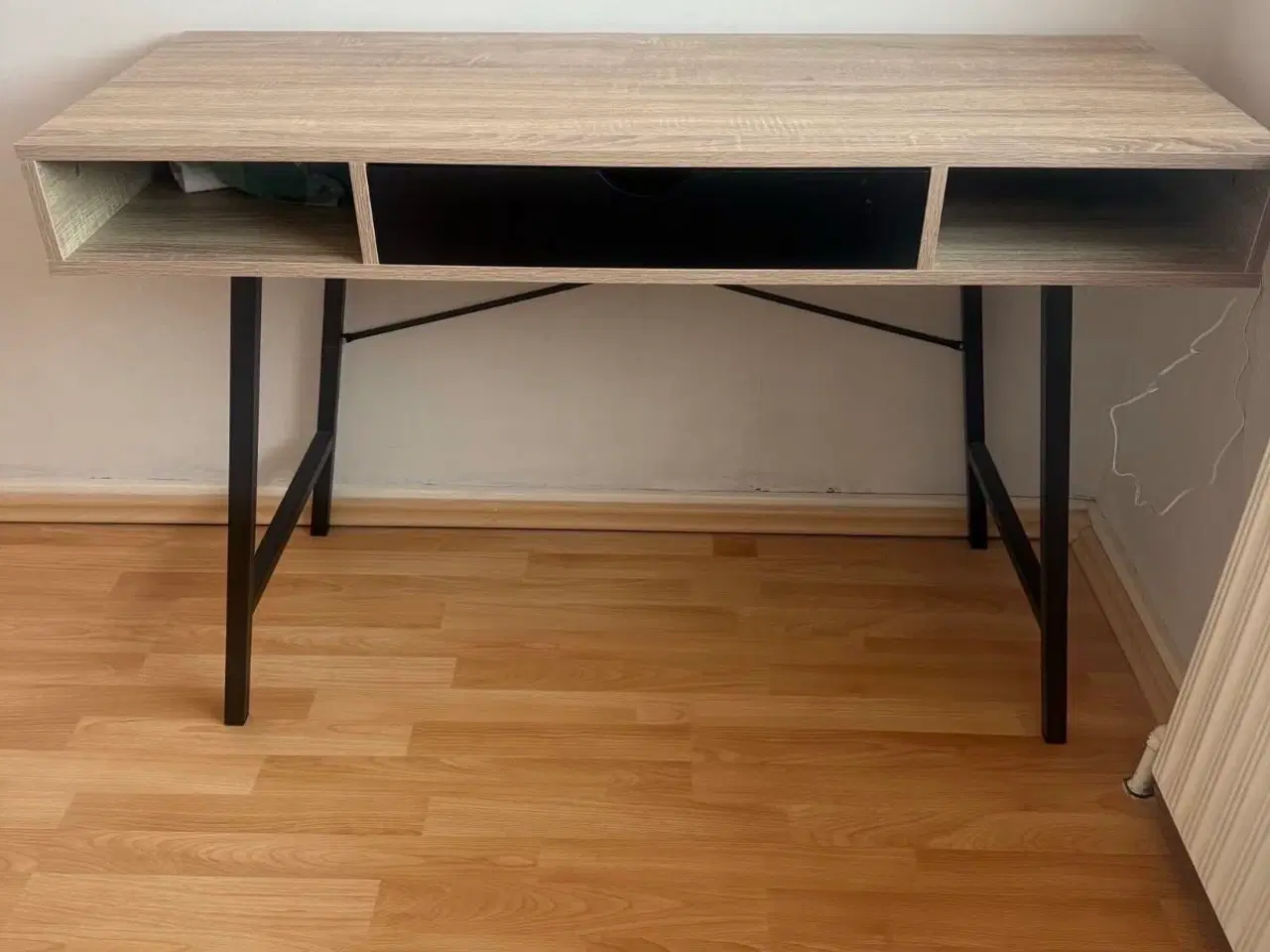Billede 1 - Skrivebord ABBETVED 48x120 lys egefarve/sort