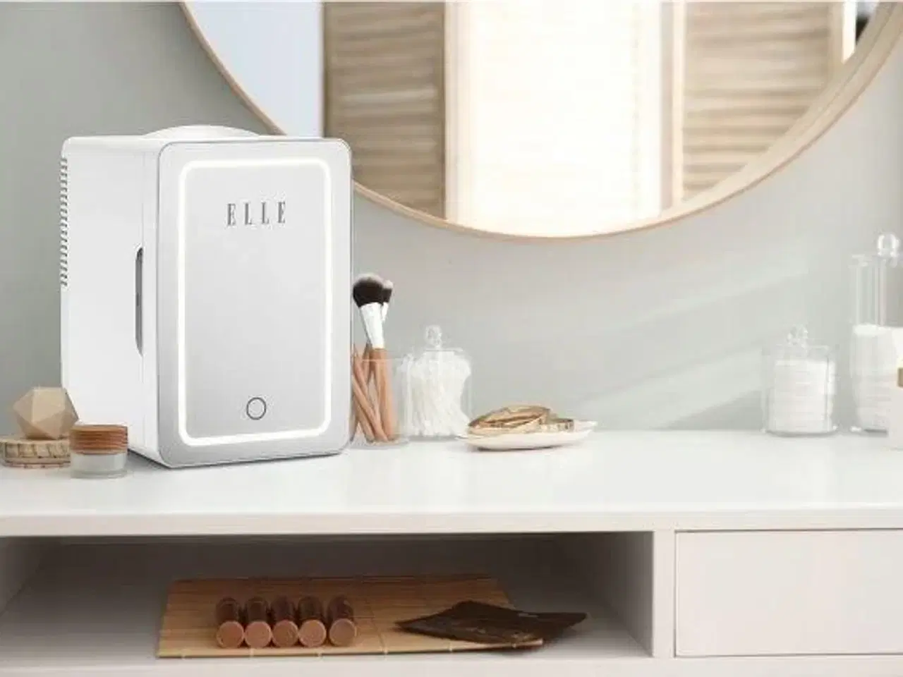 Billede 6 - Elle 6 l hvidt mini-køleskab med LED makeupspejl