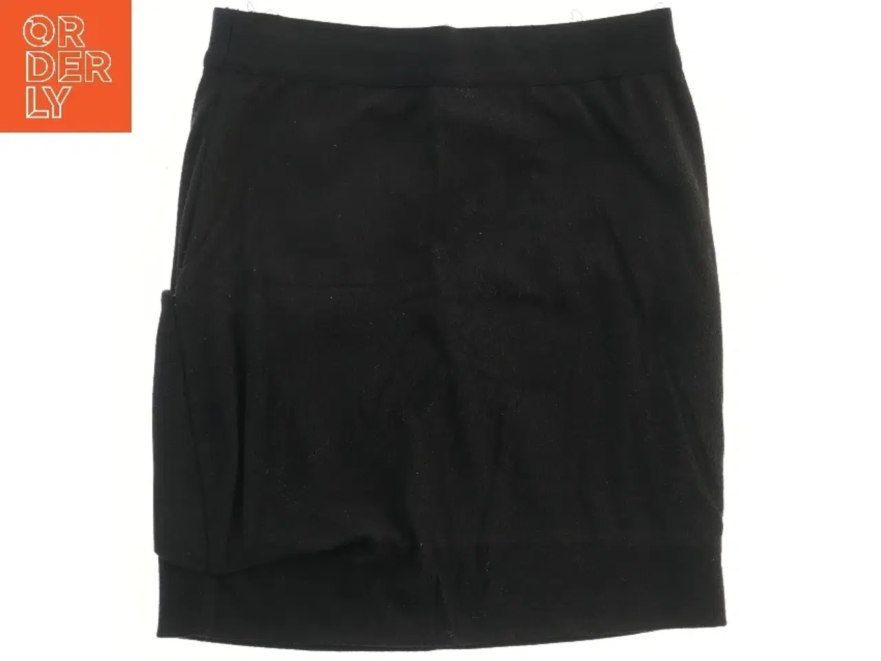 Billede 1 - Little Remix sort nederdel (str. 152)