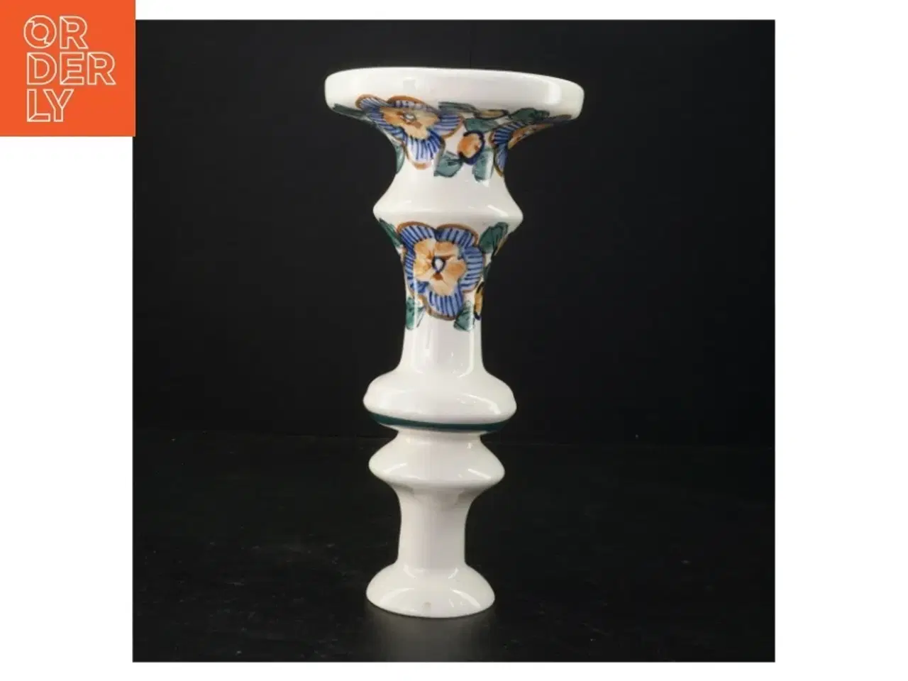 Billede 4 - Porcelænslysestage med blomstermotiv (str. 25,5 x 13 cm)