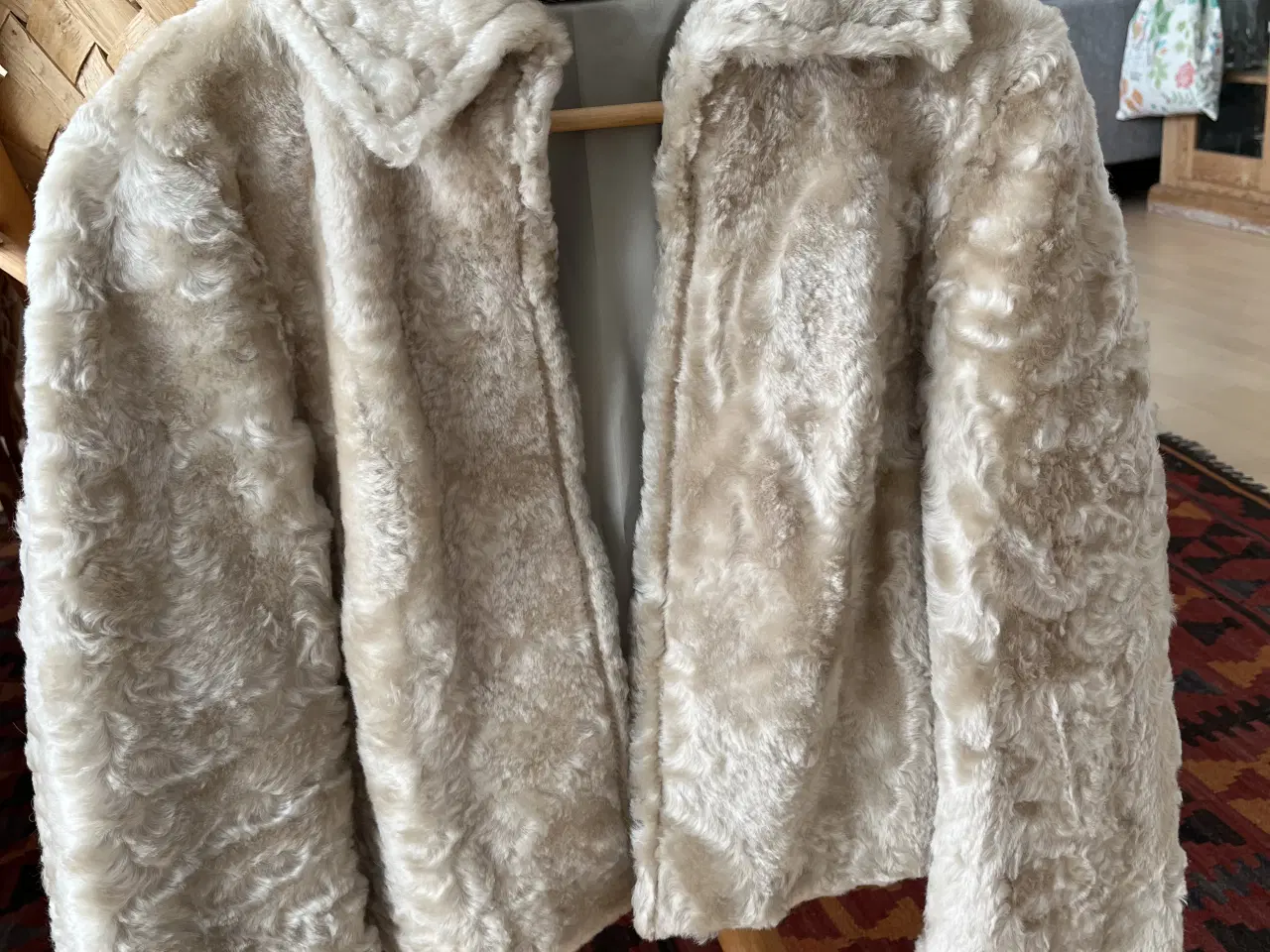 Billede 1 - Pelsjakke 