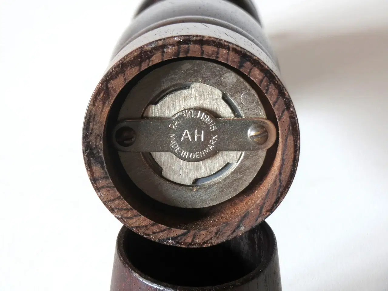 Billede 4 - Mørk træ peberkværn og saltkar med ske - coasters