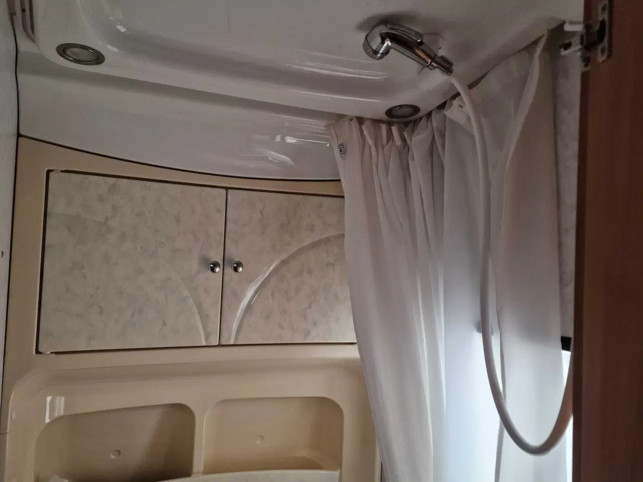 Billede 20 - Køjevogn med fransk seng og sidde gruppe