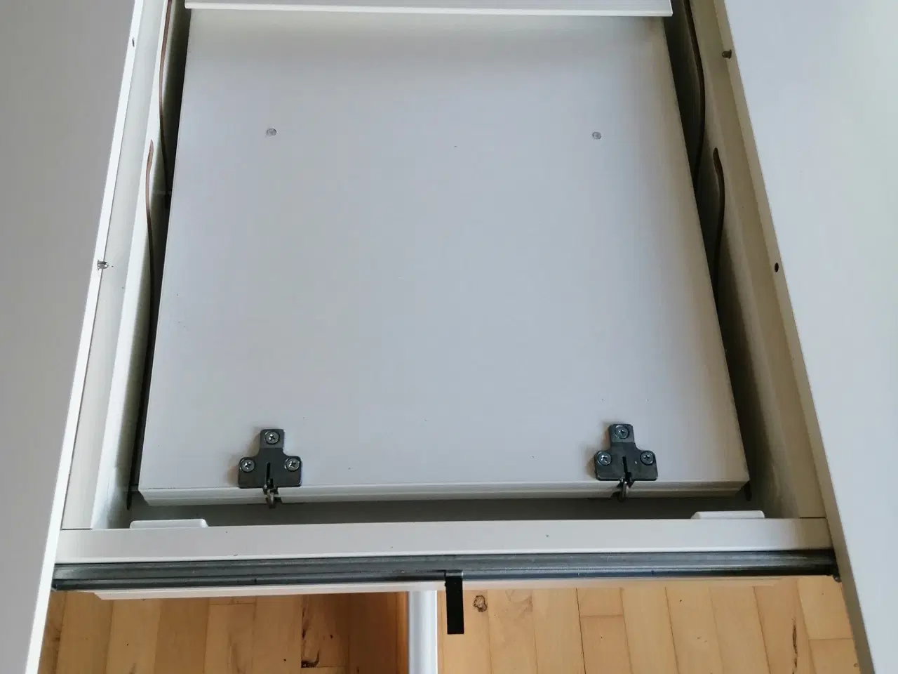 Billede 6 - Rundt hvidt Spisebord M/udtræk