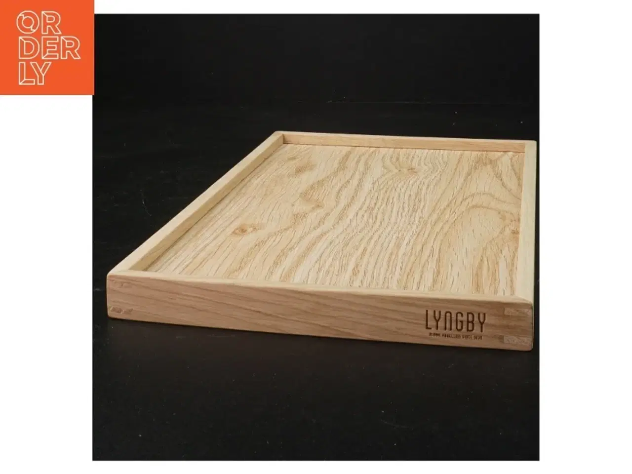 Billede 1 - Træbakke fra Lyngby (str. 31 x 20 cm)