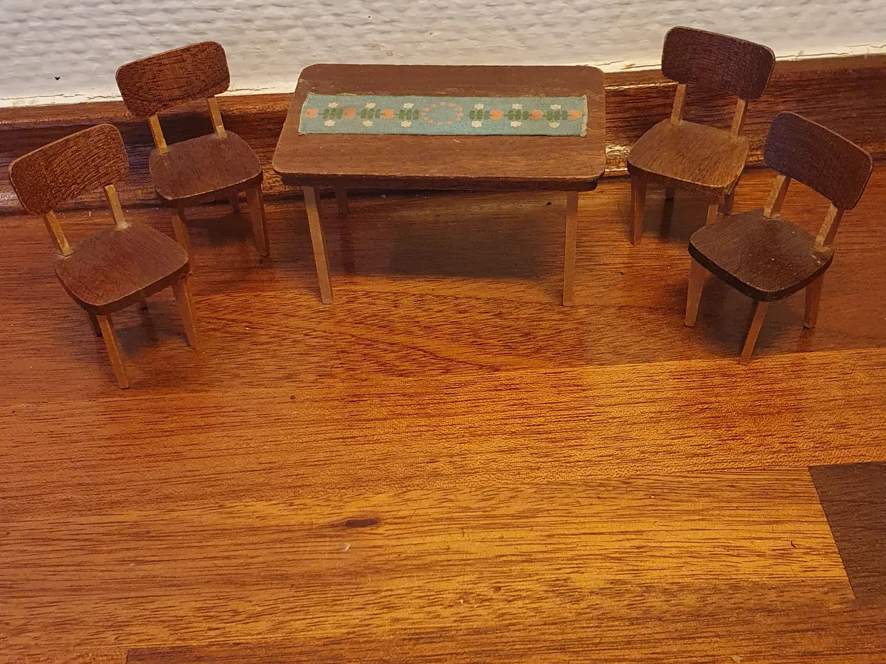 Billede 1 - Lundby dukkehus møbler  fra 60erne 