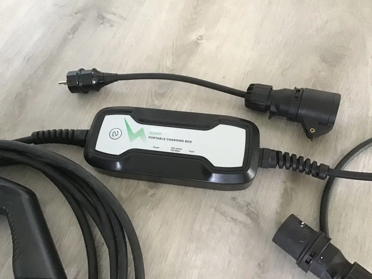 Billede 1 - “ Mormor lader” til elbil