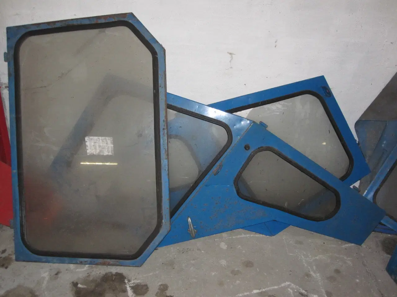 Billede 1 - 2 døre + bagrude til Hara hus