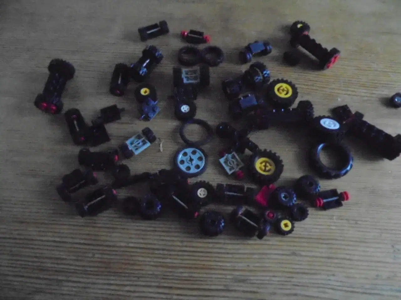 Billede 1 - LEGO – diverse hjul og dele  