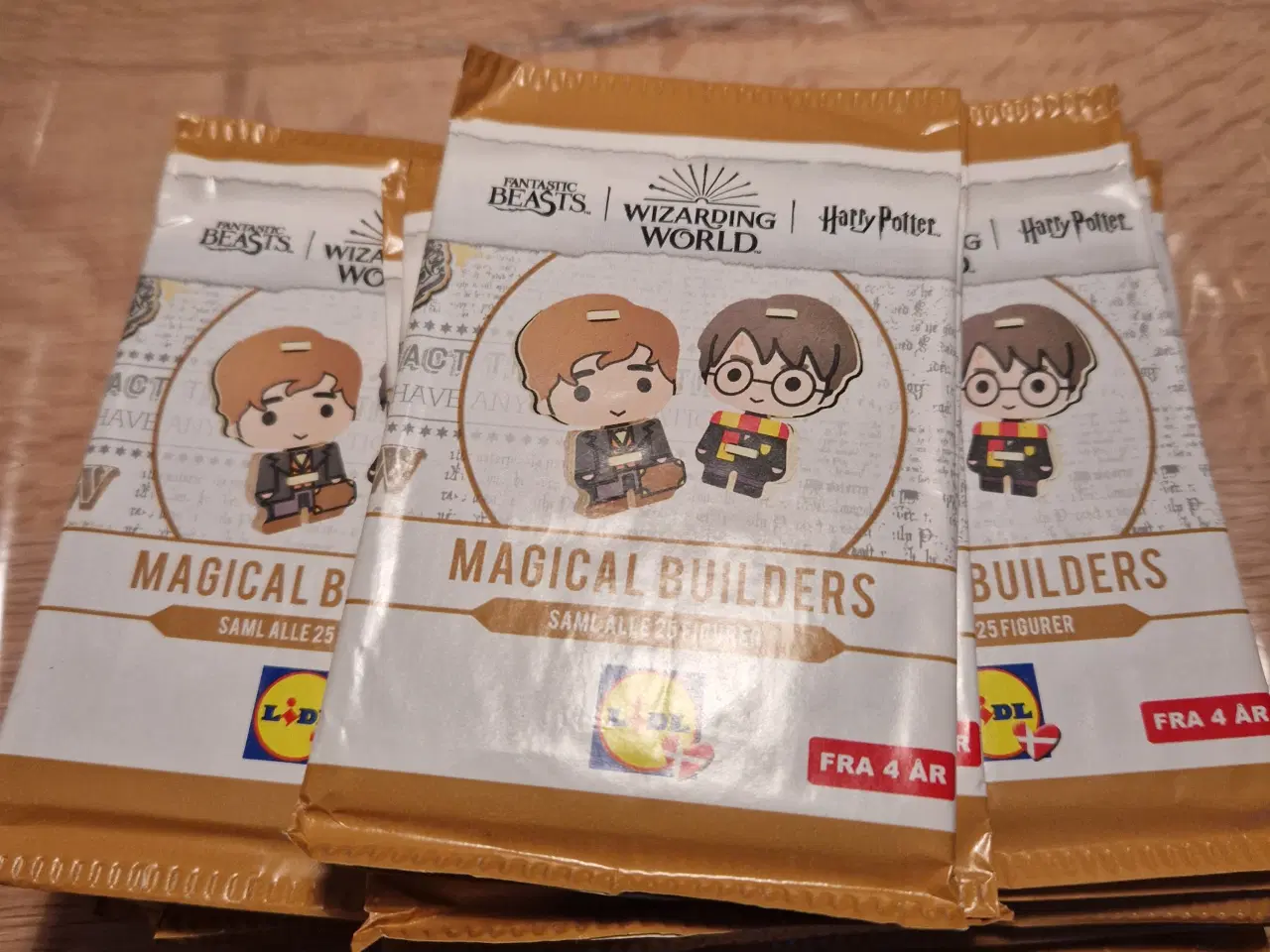 Billede 2 - 25 uåbnet pakker Magical Builders samlekort.
